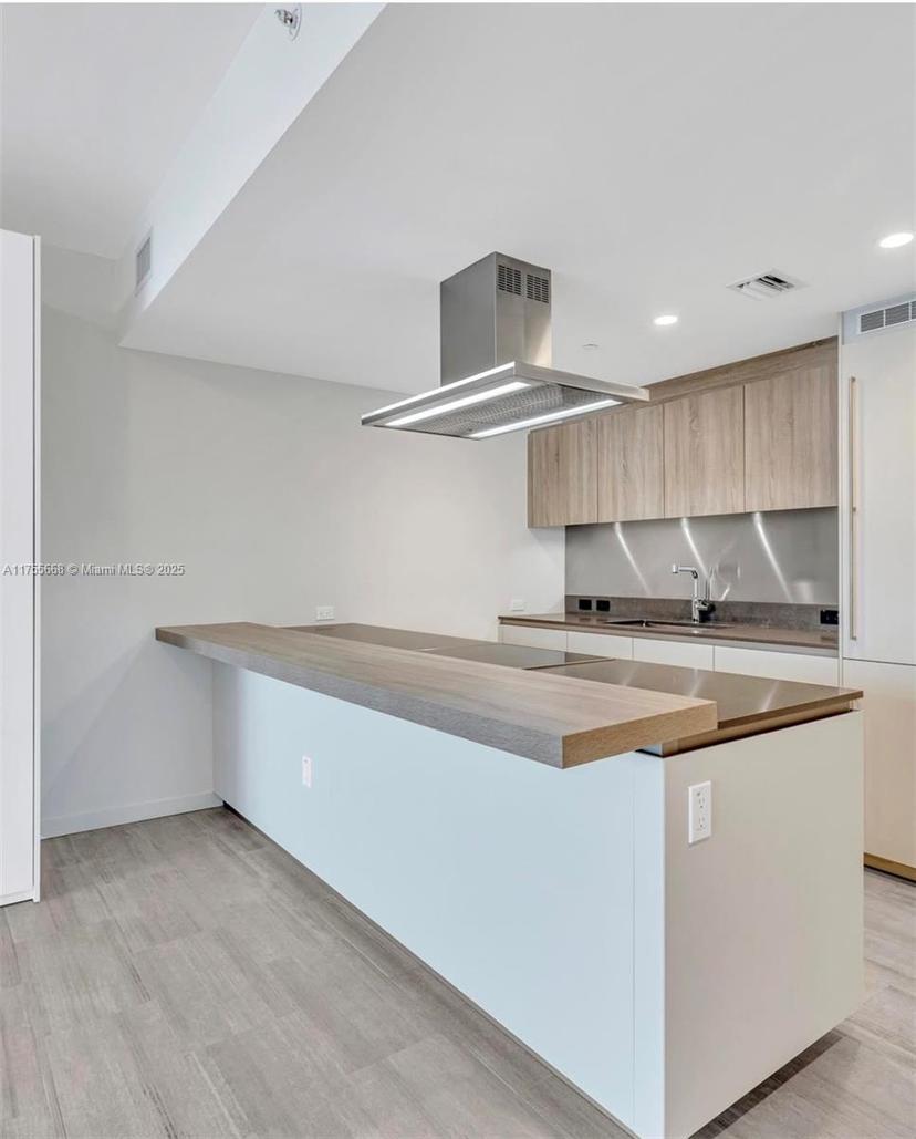 Picture of 1000 Brickell Plz # 4814, Miami FL 33131