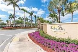 Picture of 940 NE 33Rd Ter # 103, Homestead, FL 33033
