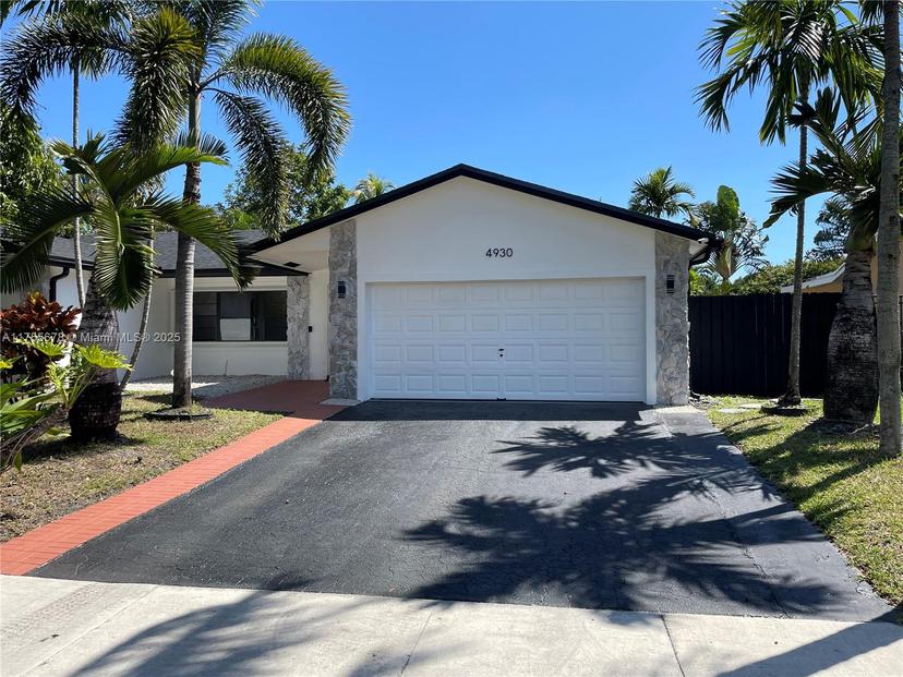 Picture of 4930 SW 11Th Cir, Margate FL 33068