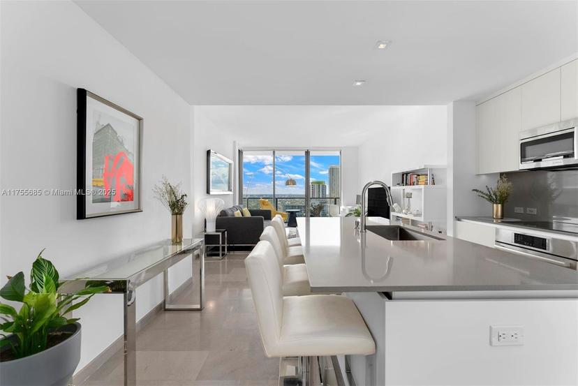 Picture of 68 SE 6Th St # 3506, Miami FL 33131