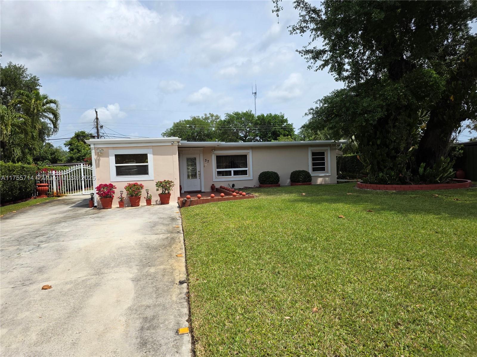 Picture of 37 Ronald Rd, West Park, FL 33023