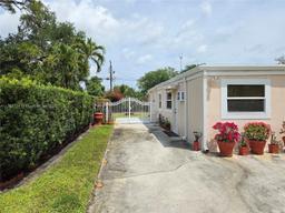 Picture of 37 Ronald Rd, West Park, FL 33023