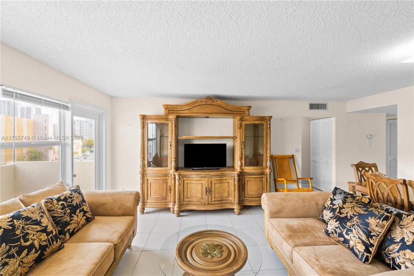 Picture of 401 Golden Isles Dr # 516, Hallandale Beach FL 33009