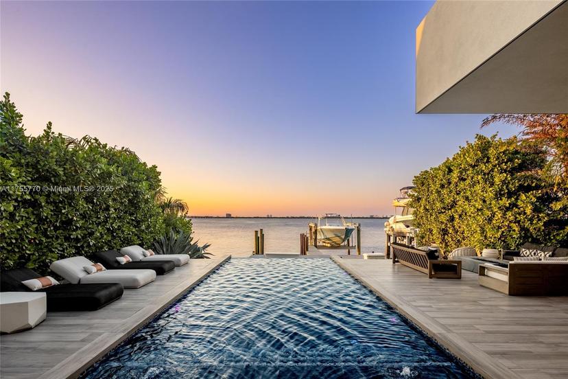 Picture of 1379 N Venetian Way, Miami FL 33139