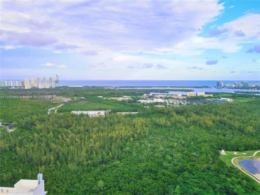 Picture of 14951 Royal Oaks Ln # 1401, North Miami FL 33181