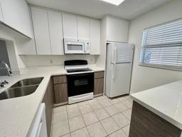 Picture of 9204 NW 1St St # 105, Pembroke Pines, FL 33024