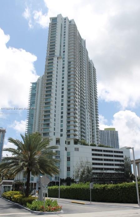 Picture of 90 SW 3Rd St # 3207, Miami, FL 33130
