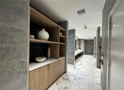Picture of 90 SW 3Rd St # 3207, Miami, FL 33130