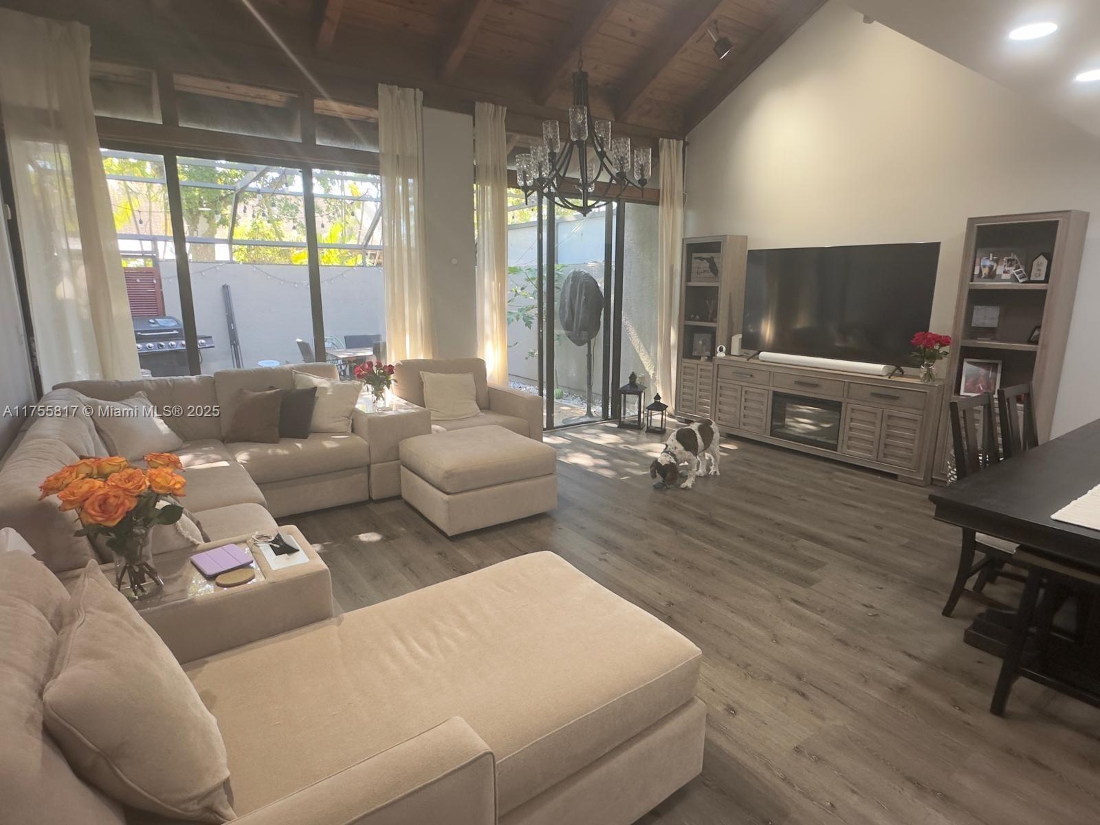 Picture of 11000 Clubhouse Rd # 11000, Pembroke Pines, FL 33026