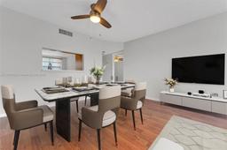 Picture of 1000 Colony Point Cir # 507, Pembroke Pines, FL 33026
