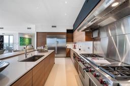 Picture of 3581 E Glencoe St # 502, Miami, FL 33133