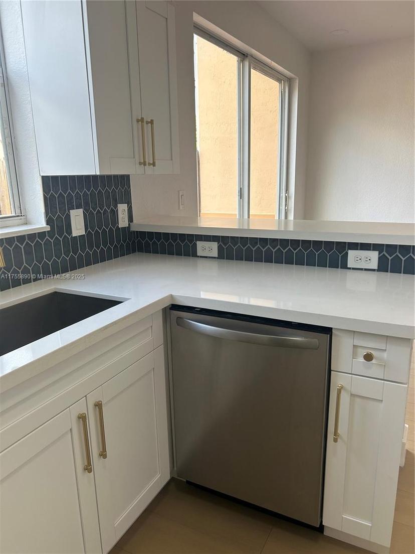 Picture of 12577 SW 125Th Ter # 12577, Miami FL 33186