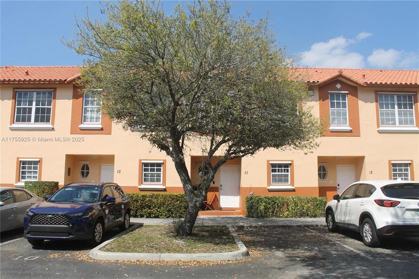 Picture of 2314 Johnson St # 11B, Hollywood FL 33020