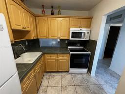 Picture of 160 Royal Palm Rd # 214, Hialeah, FL 33016