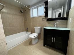 Picture of 160 Royal Palm Rd # 214, Hialeah, FL 33016