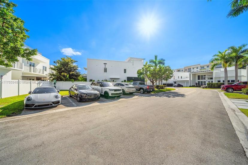 Picture of 3453 NW 84Th Ct, Doral FL 33122