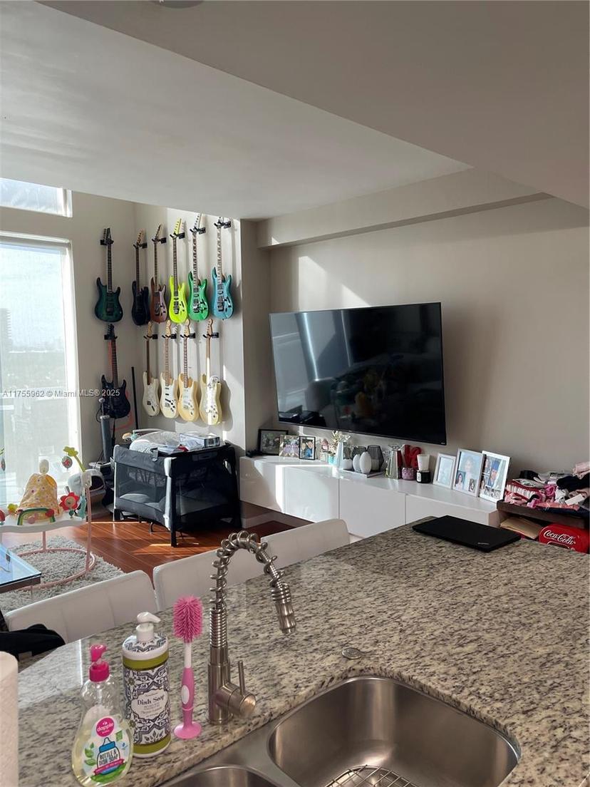 Picture of 3000 NE 188Th St # 706, Aventura FL 33180