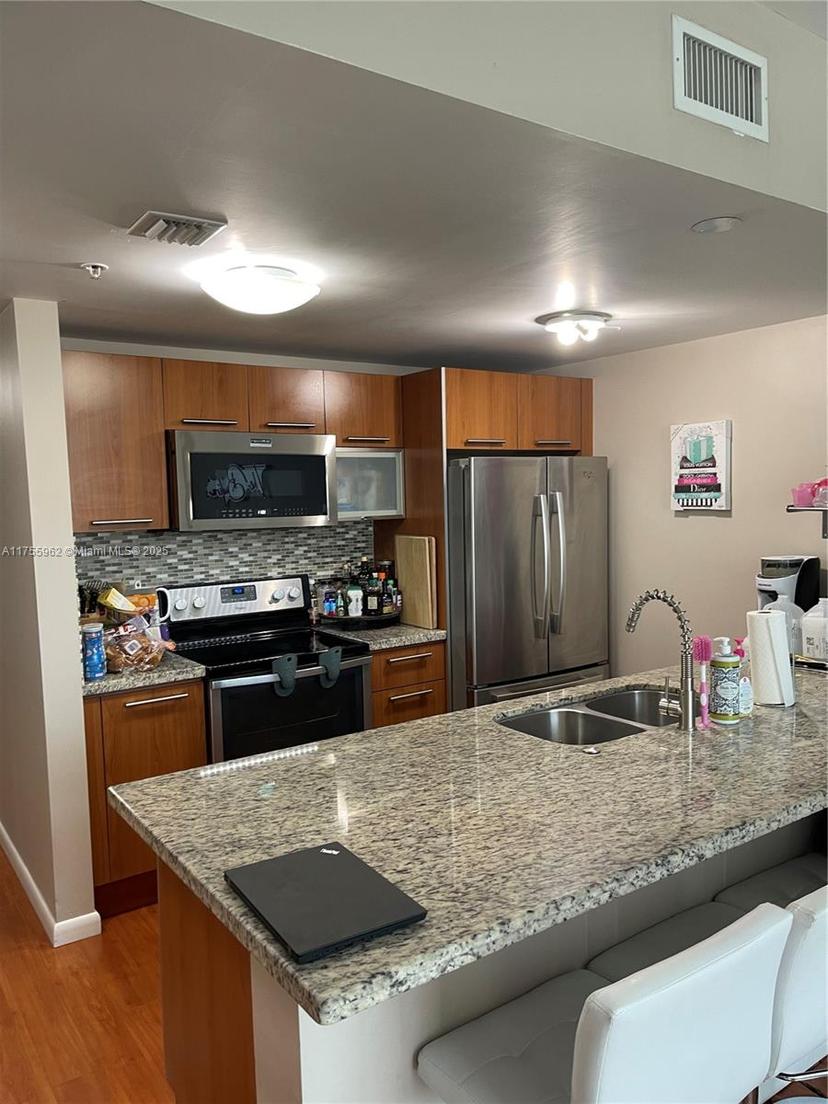Picture of 3000 NE 188Th St # 706, Aventura FL 33180