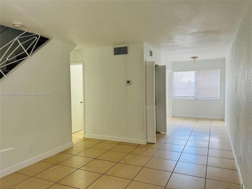 Picture of 4705 NW 9Th Dr # 4705, Plantation FL 33317