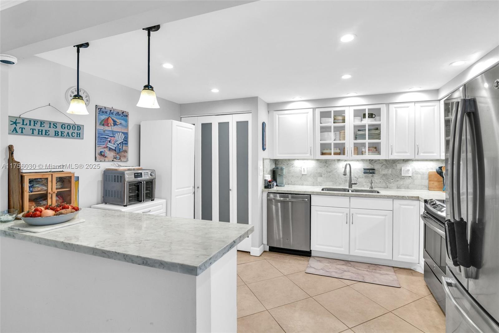 Picture of 1401 S Ocean Dr # 305, Hollywood, FL 33019