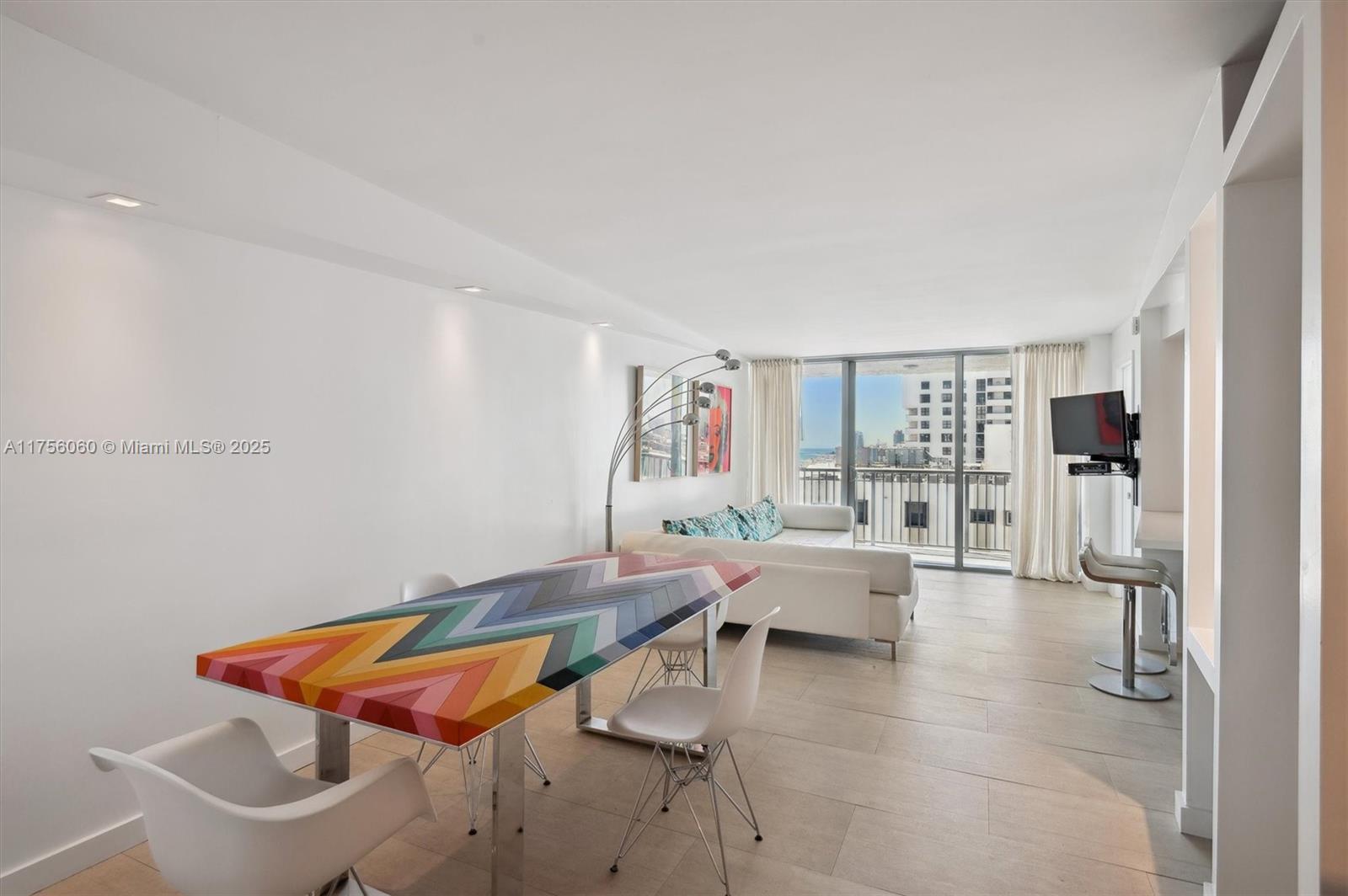Picture of 2655 Collins Ave # 2210, Miami Beach, FL 33140