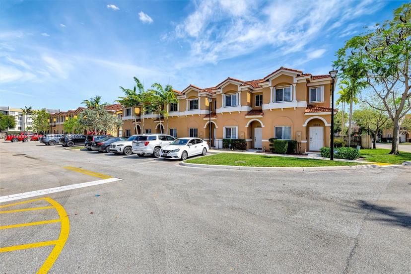Picture of 6006 Woodlands Blvd, Tamarac FL 33319