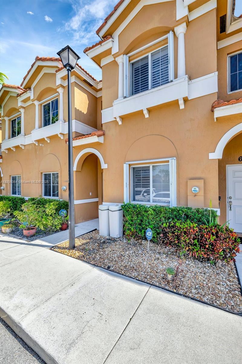 Picture of 6006 Woodlands Blvd, Tamarac FL 33319