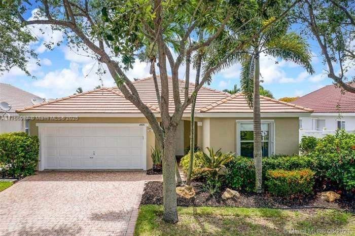 Picture of 4974 SW 34Th Ter, Hollywood, FL 33312