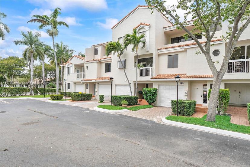Picture of 21375 Marina Cove Cir # A, Aventura FL 33180