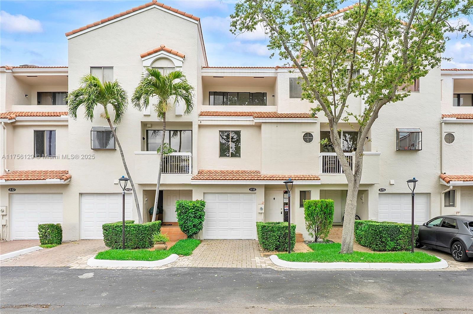Picture of 21375 Marina Cove Cir # A, Aventura, FL 33180