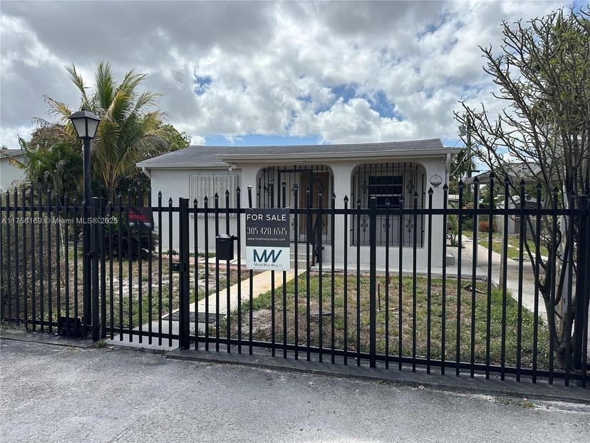 Picture of 10500 NW 32Nd Ct, Miami FL 33147