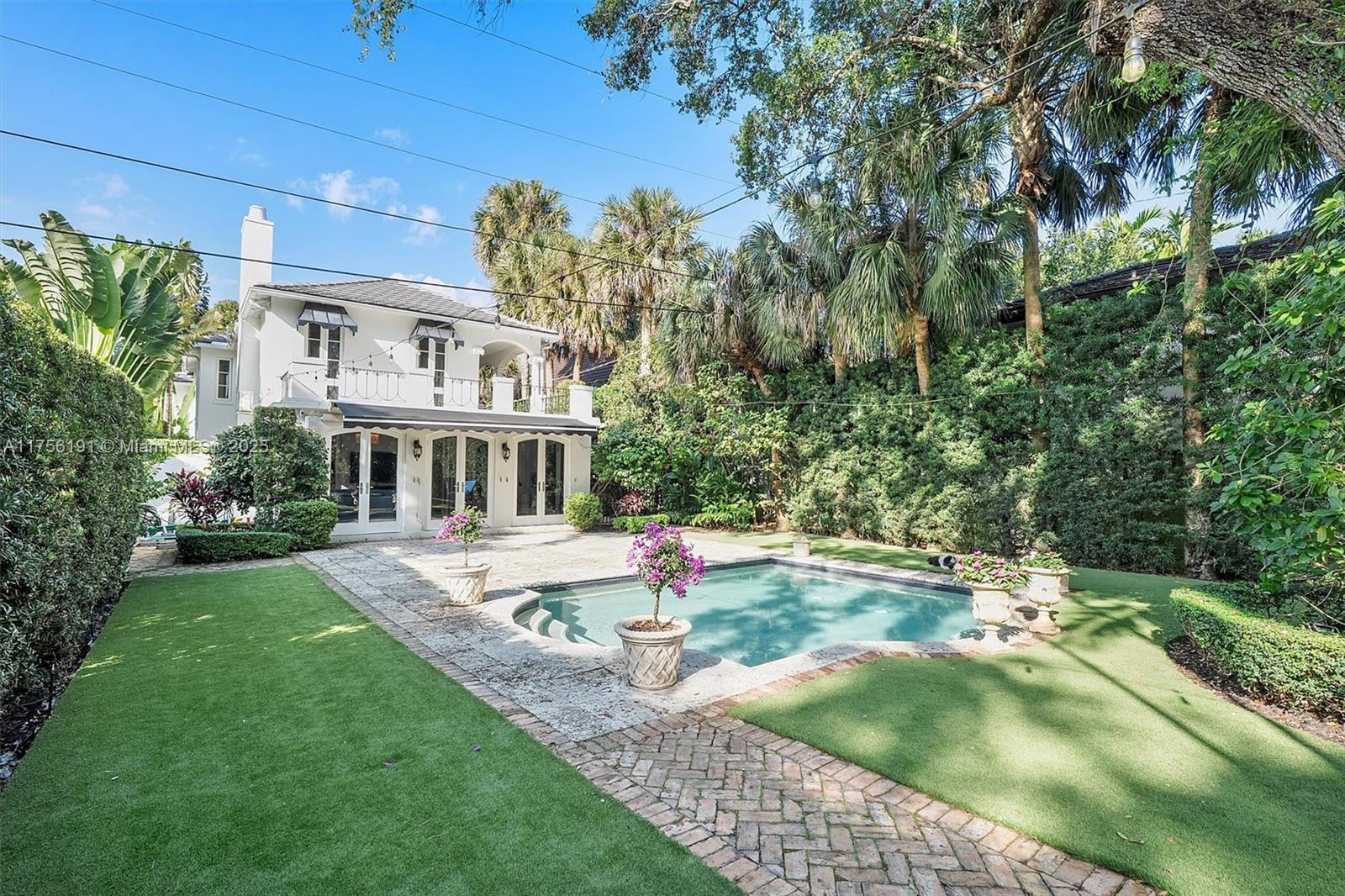 Picture of 524 Hardee Rd, Coral Gables, FL 33146