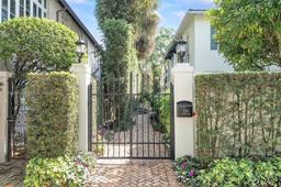 Picture of 524 Hardee Rd, Coral Gables, FL 33146