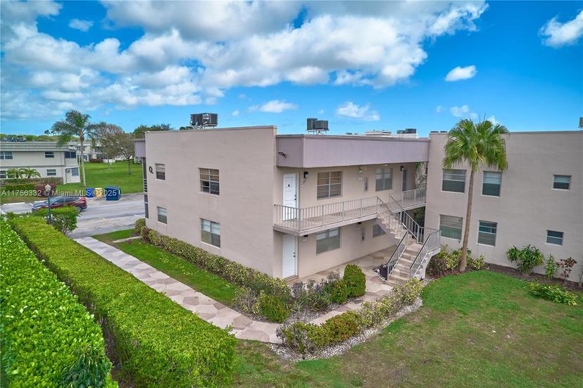 Picture of 793 Flanders # Q, Delray Beach FL 33484