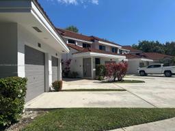 Picture of 942 NW 92 Ter # 942, Plantation, FL 33324