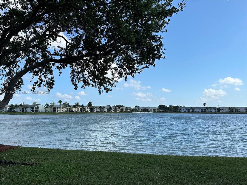 Picture of 900 Constitution Dr # 900L, Homestead FL 33034