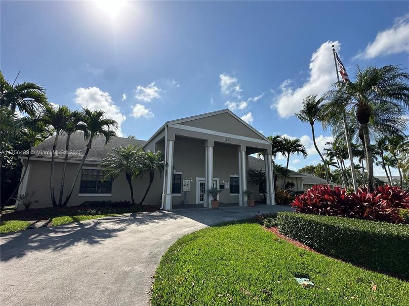 Picture of 900 Constitution Dr # 900L, Homestead FL 33034