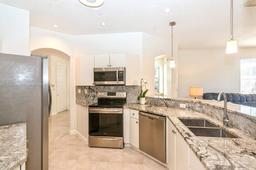Picture of 11200 NW 74Th Ter, Doral, FL 33178