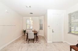 Picture of 11200 NW 74Th Ter, Doral, FL 33178