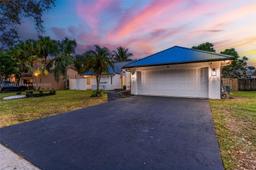 Picture of 9820 NW 10Th St, Plantation, FL 33322