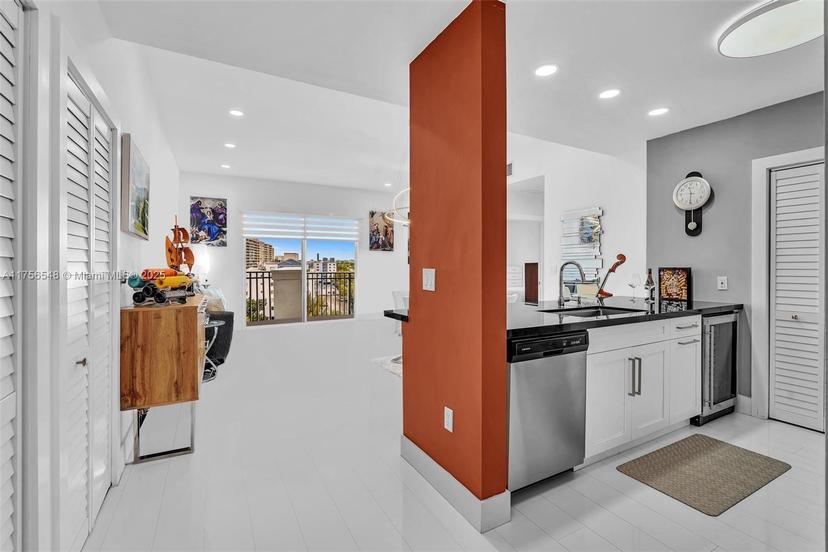 Picture of 2650 SW 37Th Ave # 906, Miami FL 33133