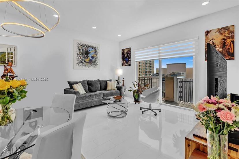 Picture of 2650 SW 37Th Ave # 906, Miami FL 33133