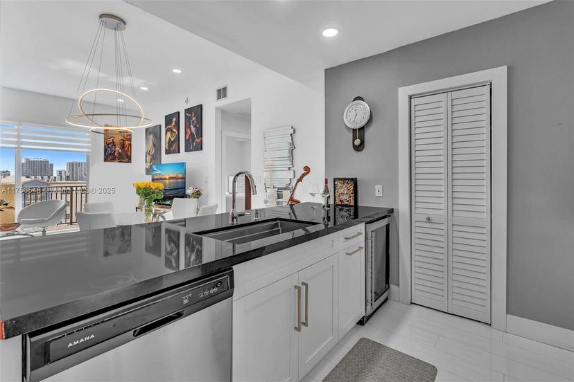 Picture of 2650 SW 37Th Ave # 906, Miami FL 33133