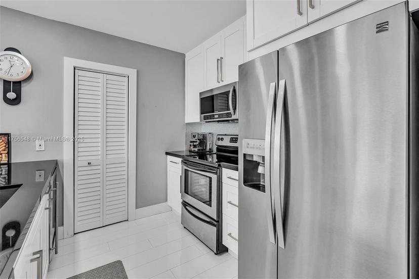 Picture of 2650 SW 37Th Ave # 906, Miami FL 33133