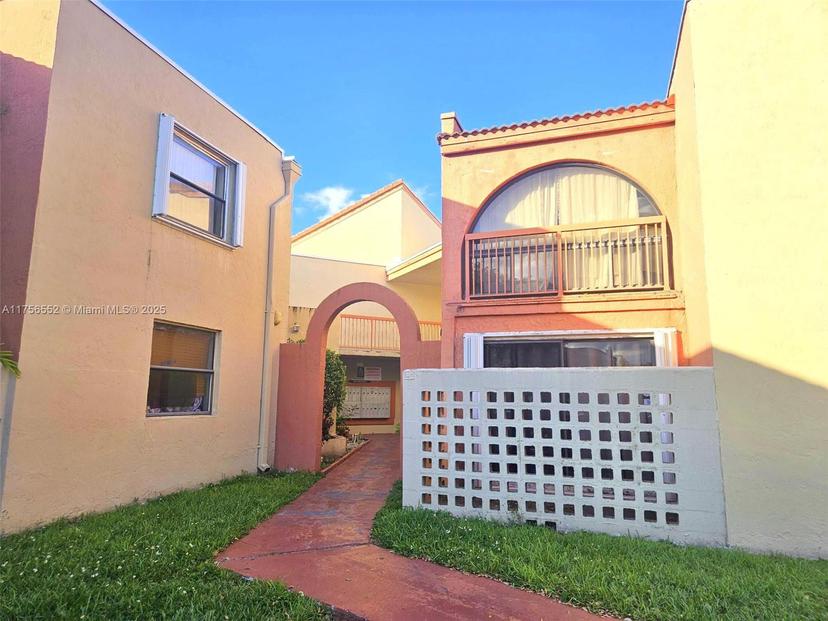 Picture of 10233 NW 9Th St Cir # 1, Miami FL 33172