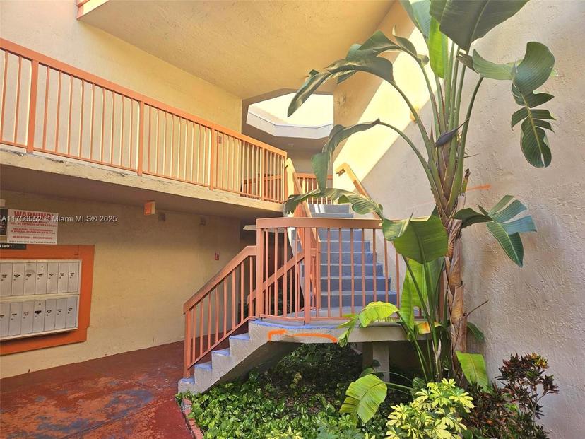 Picture of 10233 NW 9Th St Cir # 1, Miami FL 33172