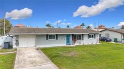 Picture of 1137 SE Petunia Ave, Port St. Lucie, FL 34952