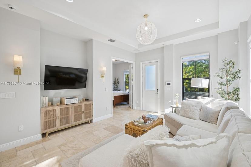Picture of 8352 NW 52Nd Ter, Doral FL 33166