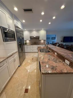 Picture of 16424 SW 75Th Ave, Palmetto Bay, FL 33157