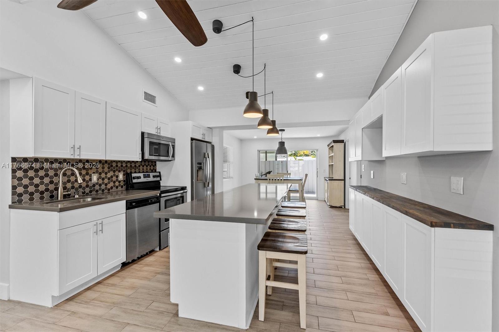 Picture of 2418 Taft St, Hollywood, FL 33020